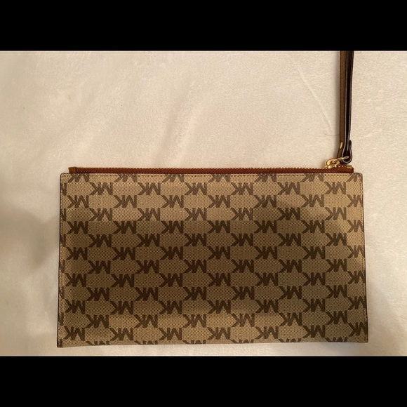 Michael Kors change purse/pouch/wallet NWT - Picture 2 of 5